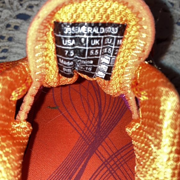 🐞Vionic Sneakers - Picture 13 of 13